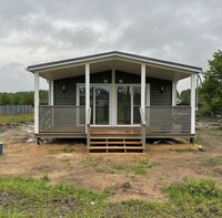 Maison conteneur hybride acier-bois extensible de 20 pieds avec 2-3 chambres et bureau intégrés, salle de bain haut de gamme, design moderne