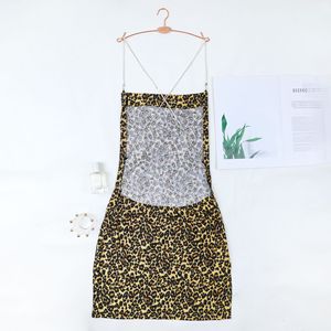 Conjunto de lencería erótica sexy de leopardo al por mayor con tirantes cruzados, espalda descubierta y decoración de encaje, con tirantes de cadena para un estilo apasionado. - Product Image 2