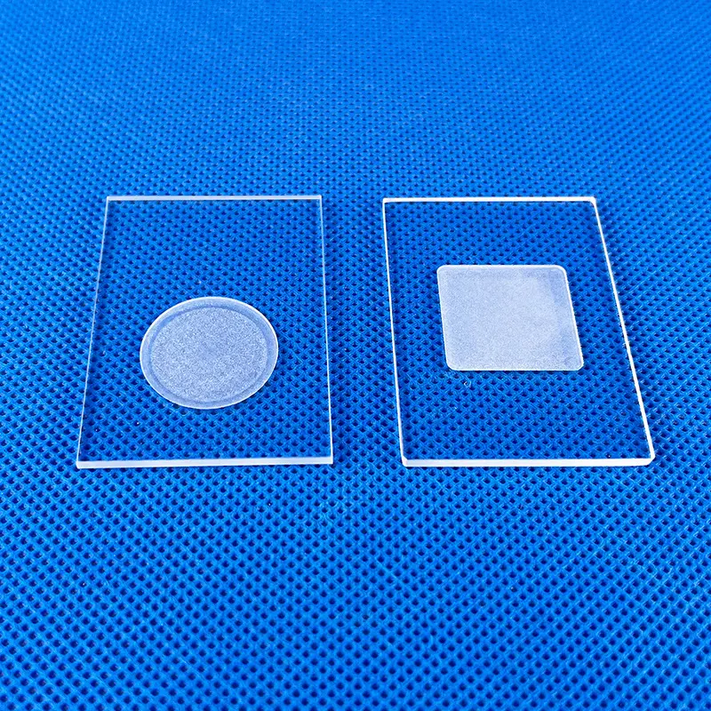 Lentille de substrat revêtue d'instrument optique personnalisé feuille de verre borosilicate fendue à haute transmittance