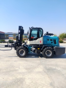 Sortie d'usine chariot élévateur tout terrain 4x4 chariot élévateur tout terrain chariot élévateur hydraulique 4x4 mini avec pièces jointes/EPA - Product Image 4