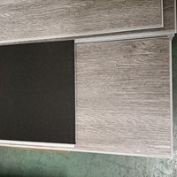Carreaux en vinyle PVC gris avec système de clic