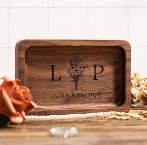 Plato <span class=keywords><strong>de</strong></span> anillo <span class=keywords><strong>de</strong></span> <span class=keywords><strong>madera</strong></span> rectangular personalizado, soporte <span class=keywords><strong>de</strong></span> anillo <span class=keywords><strong>de</strong></span> compromiso, plato <span class=keywords><strong>de</strong></span> anillo <span class=keywords><strong>de</strong></span> boda personalizado, regalo <span class=keywords><strong>de</strong></span> boda <span class=keywords><strong>de</strong></span> <span class=keywords><strong>aniversario</strong></span> <span class=keywords><strong>para</strong></span> recién casados - Product Image 2