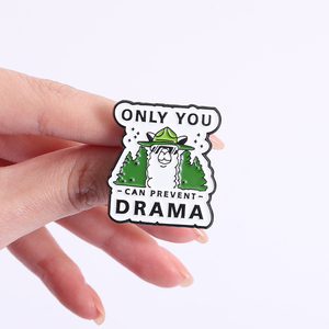 Broche de <span class=keywords><strong>Llama</strong></span> con la Frase 'Solo Tú Puedes Evitar el Drama', Pin de Esmalte, Humor, Satira, Broches de <span class=keywords><strong>Llama</strong></span>, Insignia para Bolsa o Solapa, Joyería, Regalo para Amigos - Product Image 4