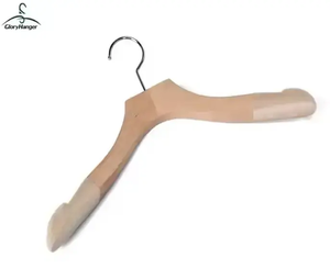 <span class=keywords><strong>Cintre</strong></span> <span class=keywords><strong>en</strong></span> <span class=keywords><strong>bois</strong></span> massif naturel à surface lisse Cintres antidérapants ménagers Petits cintres pour enfants pour les magasins - Product Image 6