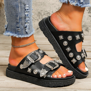 รองเท้าแตะผู้หญิง 2026 รุ่นใหม่ ฤดูร้อน สีดำ ไซส์ใหญ่ พื้นหนา ประดับเลื่อมโลหะ แถบกว้าง ลายงู - Product Image 3