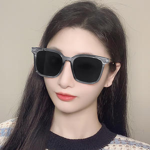 Lunettes de soleil pour femmes de style simple, monture carrée en PC, protection UV400, 3 types de verres, design tendance coréen - Product Image 3