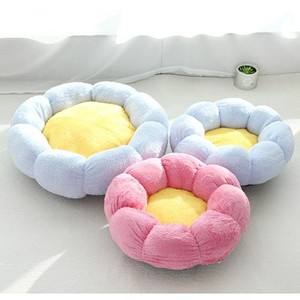 Plush Flower-Shaped Thickened Pet Nest Pad for Cats & Dogs Indoor Use All Seasons Wholesale - Product Image 6