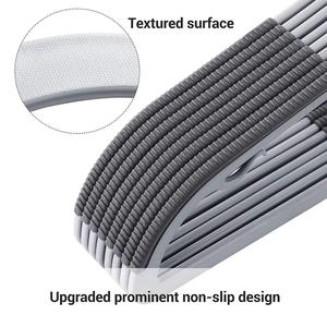 Cintres <span class=keywords><strong>SONGMICS</strong></span>, lot de 50, robustes, en plastique ABS antidérapant, gain de place, 0,5 cm de largeur, 42 cm de longueur, pivotants à 360° - Product Image 5
