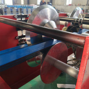 Machine de formage à froid pour gouttières en acier galvanisé de type K, pour la fabrication de tuyaux coudés et de gouttières de récupération d'eau métalliques - Product Image 5