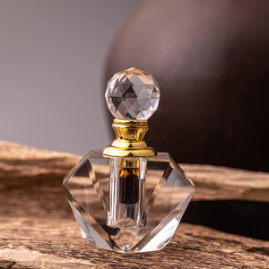 Huile essentielle d'agarwood naturelle biologique de haute qualité en vente chaude 30 ml Parfum longue durée - Product Image 2