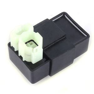 Bobine d'allumage <span class=keywords><strong>CDI</strong></span> <span class=keywords><strong>GY6</strong></span> 50 <span class=keywords><strong>125</strong></span> 150 Bobine d'allumage Bougie d'allumage pour scooter <span class=keywords><strong>GY6</strong></span> Cyclomoteur 50CC 150CC Scooter Cyclomoteur Performance Racing <span class=keywords><strong>CDI</strong></span> - Product Image 3