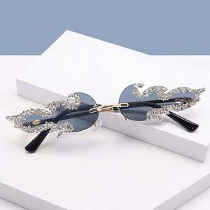 Gafas de Sol Pequeñas Sin Montura para Mujer, Moda 2023, Lentes de Sol con Protección UV400, Diamantes, Estilo Punk - Product Image 5