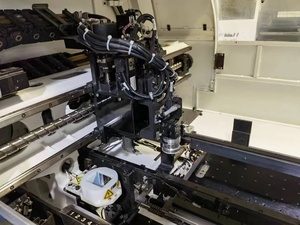 <span class=keywords><strong>Machine</strong></span> de sélection et de placement FUJI SMT utilisée de haute qualité <span class=keywords><strong>machine</strong></span> de XP143-E FUJI pour les machines de production SMT a mené la chaîne de production d'ampoule