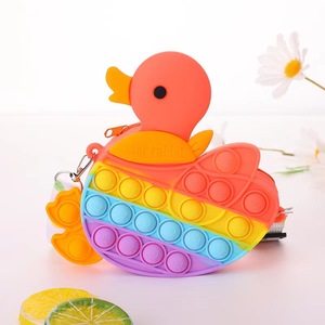 Monedero de Silicona Impermeable con Diseño de Patito Amarillo de Dibujos Animados, para Niños Mayores de 5 Años, Venta al por Mayor Directa de Fábrica - Product Image 4