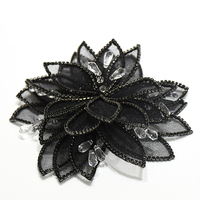 Applique chaîne 3D en strass faite à la main avec fleurs à 3 couches et centre en cristal pour patchs de couture DIY