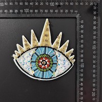 Appliques couronne en forme d'animal, œil porte-bonheur perlé, dernières nouveautés 3D faites à la main à coudre avec sequins décoratifs en PVC pour chapeaux
