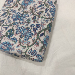 Tela de Algodón Estampada a Mano con Diseño Floral Verde Indio, Material sin Coser por Metro para Confección de Ropa y Manualidades - Product Image 1