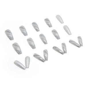 Ongles à presser de luxe longs et brillants effet marbre gris et blanc, 24 pièces, avec colle - Product Image 3