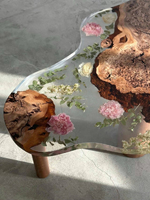 Table de salle à manger de luxe en noyer massif avec plateau en époxy pour cuisine, café et restaurant