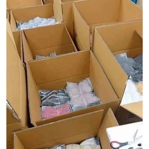 Ropa Usada de Mujer: Fardos a Granel de Tops y Vestidos Surtidos Nuevos de Marca para Proveedores, Venta al por Mayor 2023 - Product Image 1