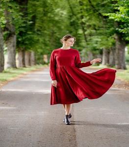 Robe mi-longue en lin rouge rose, nouvelle Collection, confortable, manches longues, Collection automne, 100% naturel, tenue idéale pour des soirées chaudes - Product Image 1