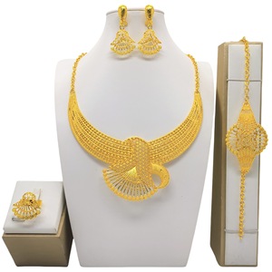 24K <span class=keywords><strong>Gold</strong></span> <span class=keywords><strong>Set</strong></span> para a noiva saudita Dubai Supply quatro peças-colar para aniversário com latão projetado para mulheres - Product Image 4