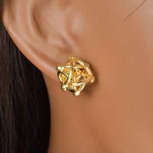 Boucles d'oreilles clous pour femmes, plaquées or 18 carats, en cuivre vintage, hypoallergéniques, avec boule géométrique creuse polie, tendance, plusieurs tailles disponibles - Product Image 5