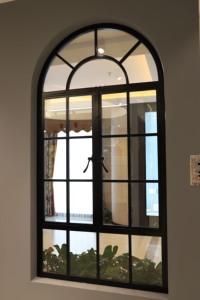 Nuove Finestre in Acciaio con Taglio Termico, Design con Griglia in Acciaio e Vetro, Finestre Fisse e a Battente - Product Image 5