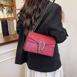 High-quality PU <b>Material</b> Handbag. Luxurious Designer Handbag. With Chain Decoration.8905 - Product Image 5