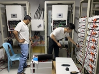 Batería de Litio-Ferrofosfato (LiFePO4) Apilable de Alto Voltaje CFE-XH, Módulo de 40 kWh, 8000 Ciclos, para Sistemas de Almacenamiento de Energía Solar (ESS) Comerciales, Conectados a la Red y Fuera de la Red