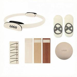 Accessoires personnalisés avec logo pour femmes : Ensemble de bandes de résistance en tissu extensible, anneaux de yoga et kit de Pilates - Product Image 1