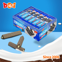OEM Dulces al por mayor, marca privada personalizada, galletas crujientes halal, barra triangular de leche, snack crujiente, galletas, barra de chocolate