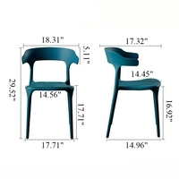 Ventes d'usine Chaise en plastique blanche au design élégant Chaises empilables acceptant la coutume
