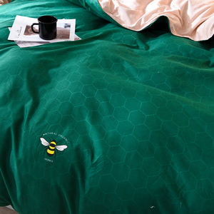 Ensemble de literie en microfibre 100% polyester utilisable quatre <span class=keywords><strong>saisons</strong></span>, linge de lit avec impression abeille de dessin animé mignon - Product Image 3