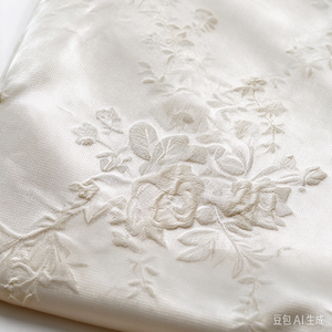 Tissu Jacquard Brocart Français Doré 100% Polyester Textile Floral pour Robe et Vêtement de Mariage - Product Image 4