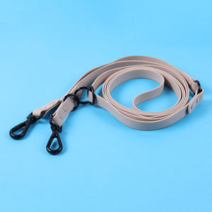 Correas recubiertas de lujo para mascotas largas manos libres sólidas personalizadas ajustables PVC impermeable doble dos Clip PVC correa para perros 4 en 1 - Product Image 2