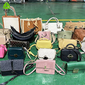 Sacs de Marque en Stock de Haute Qualité, Sacs à Bandoulière d'Occasion et de Seconde Main - Product Image 6