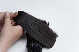 Lots de cheveux noirs de 6 pouces raides pour femme noire emballage personnalisé de haute qualité disponible sans enchevêtrement - Product Image 5