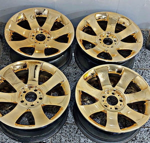 Machine de pulvérisation par sputtering magnétronique pour le revêtement de jantes de voiture en chrome PVD pour pièces automobiles - Product Image 2