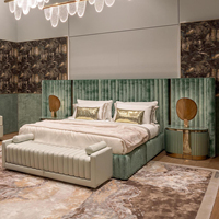 Cadre de lit de luxe italien haut de gamme, design de luxe, ensemble de chambre à coucher Queen, tête de lit en bois, rembourrage en tissu moderne