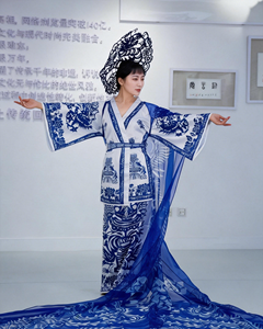 Gonna Haute Couture con Sciarpa Oversize Decorata, Patrimonio Culturale Immateriale Cinese, Porcellana Blu e Bianca, Capodanno Cinese, per Donna - Product Image 4