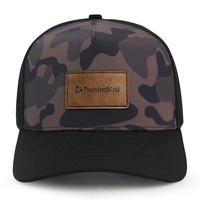 Gorra de Golf HS41 Negra y Blanca Personalizada con Logotipo Bordado en 3D, Perforada con Corte Láser, Impermeable, con Soporte para Tees y Marcador de Bola Magnético