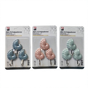 Ganci Decorativi Misti a Forma di Conchiglia in Plastica e Acciaio Inossidabile per Cucina e Armadio, 3 Pezzi, 12 per Vassoio - Product Image 1