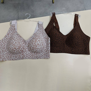 Disponibile: Reggiseno in Gel Senza Ferretto con Stampa Leopardata, Vestibilità Comoda e Senza Cuciture, Disponibile in Diverse Taglie per Donne - Product Image 3