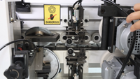 Machine à chantourner automatique multifonctionnelle pour le travail du bois avec pré-fraisage