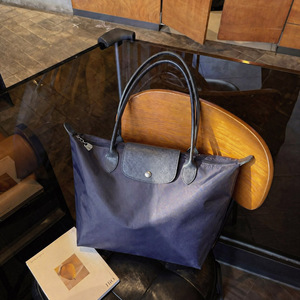 Borsa Tote di Lusso Impermeabile per Donne, Elegante Borsa a Spalla per Uso Quotidiano, Versatile Borsa alla Moda con Logo Personalizzato - Product Image 2