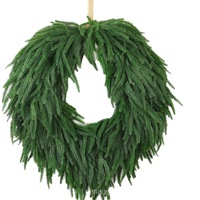 Guirlande de Noël artificielle en gros, guirlande en aiguilles de pin vertes, guirlande en plastique en forme de cœur, à suspendre à la porte pour décoration.