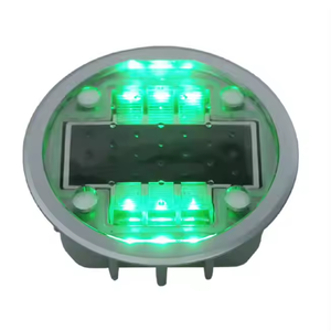 Borne de signalisation routière solaire à LED en verre trempé 123*48.5mm pour la sécurité routière - Product Image 1