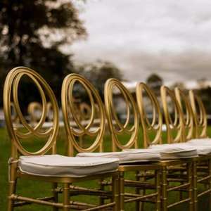 Chaises de banquet empilables de luxe en PP pour événements, hôtels, mariages et réceptions – Modèle Phénix Doré – Vente en gros - Product Image 5