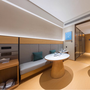 Giường ngủ gỗ nguyên khối cao cấp cỡ King, thiết kế khách sạn hạng sang, có đầu giường, dành cho dự án nội thất Holiday Inn, đế nệm thương mại - Product Image 4